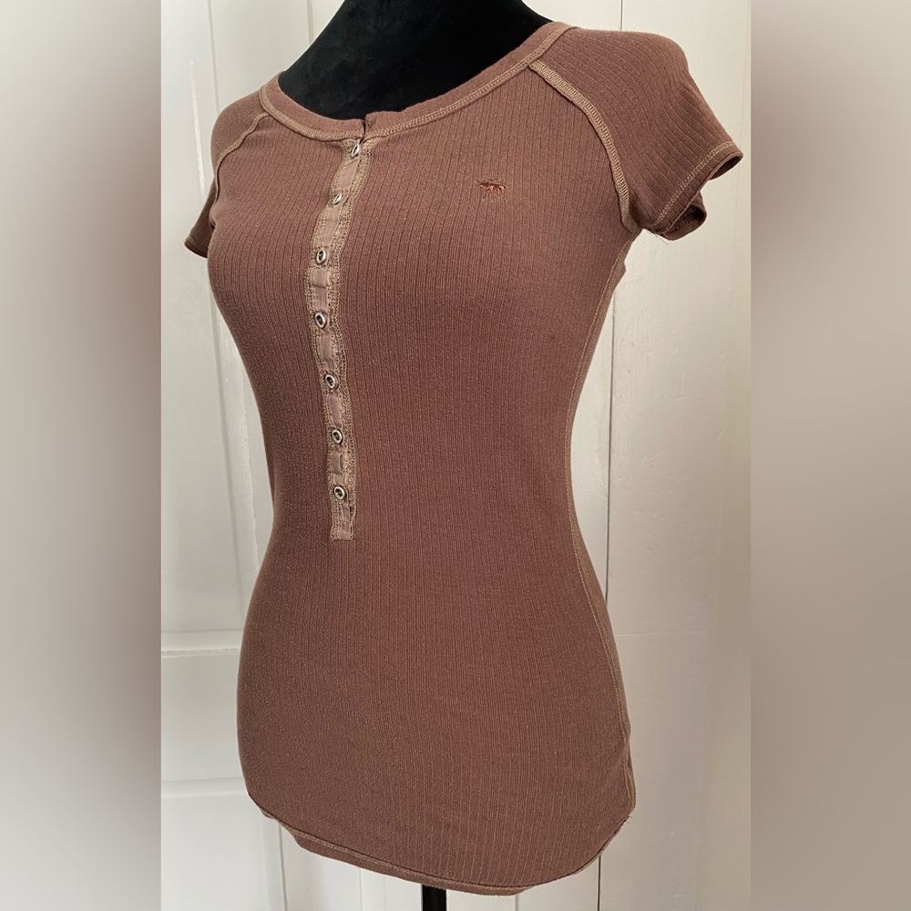 Abercrombie & Fitch Ribbed Henley Tee | Brown | Size M | Y2